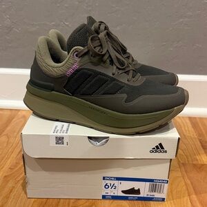 adidas Women’s ZNCHILL Sneakers with Olive Green W6.5